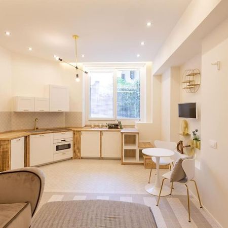 5Fo6 Navigli - Duomo - Boho - Minimal Apartment มิลาน ภายนอก รูปภาพ