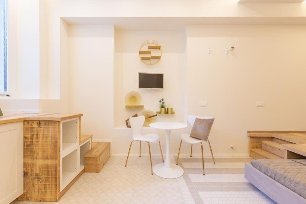 5Fo6 Navigli - Duomo - Boho - Minimal Apartment มิลาน ภายนอก รูปภาพ